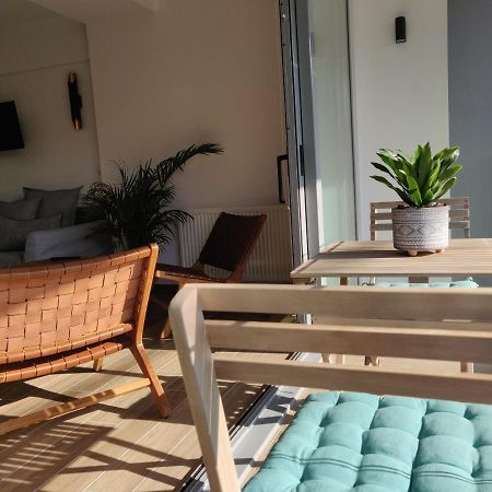 Sunny New Lovely Apartment 60 Meters From The Metro Афины Экстерьер фото