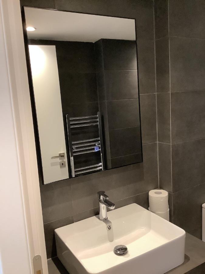 Sunny New Lovely Apartment 60 Meters From The Metro Афины Экстерьер фото